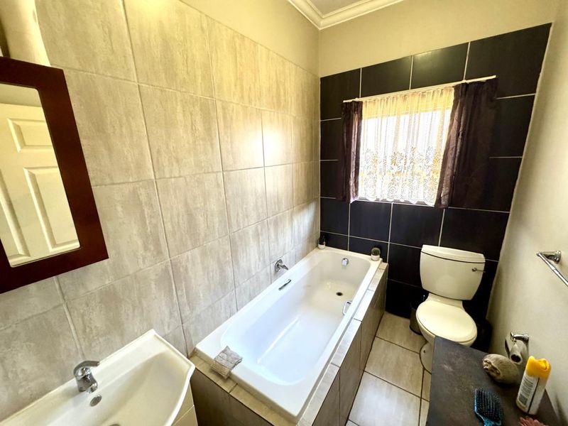 Modern 3-Bedroom Home with No Loadshedding and Pet-Friendly Garden for sale in Terra Nova Trichardt - Photo 8