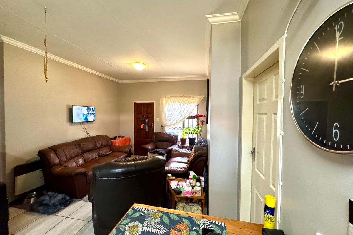 Modern 3-Bedroom Home with No Loadshedding and Pet-Friendly Garden for sale in Terra Nova Trichardt - Photo 4