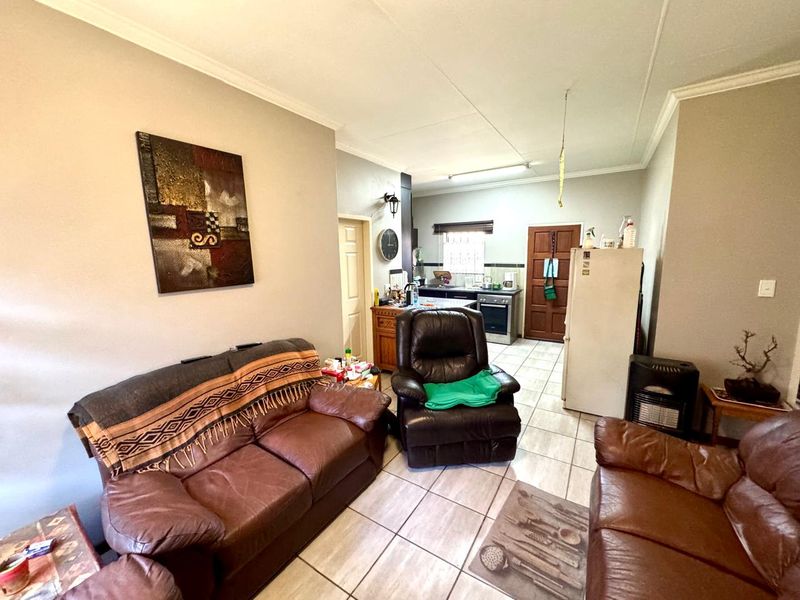 Modern 3-Bedroom Home with No Loadshedding and Pet-Friendly Garden for sale in Terra Nova Trichardt - Photo 3