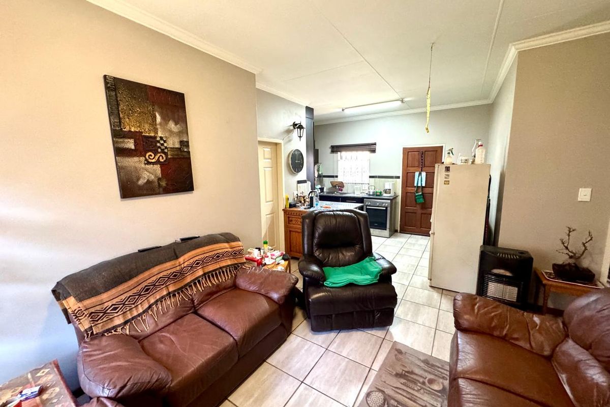 Modern 3-Bedroom Home with No Loadshedding and Pet-Friendly Garden for sale in Terra Nova Trichardt - Photo 3