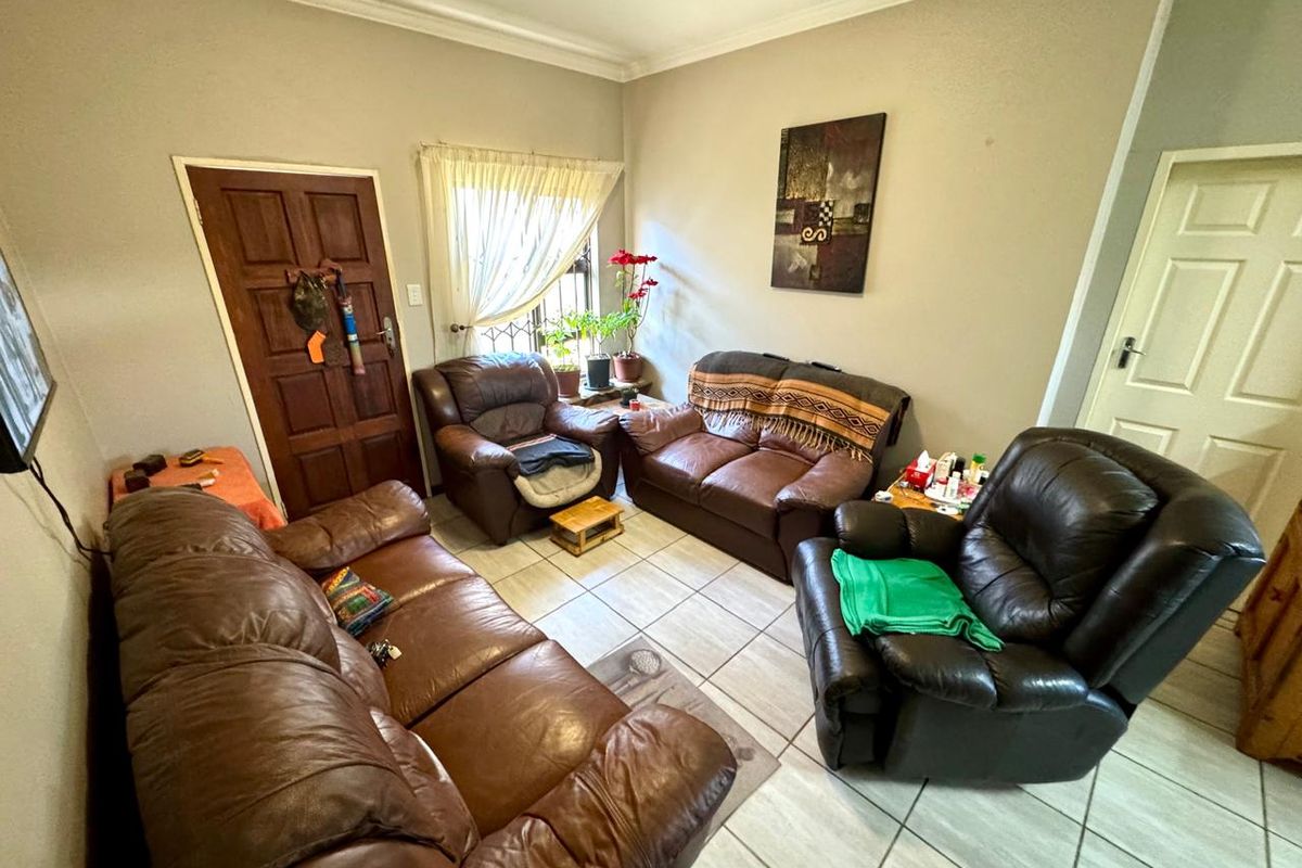 Modern 3-Bedroom Home with No Loadshedding and Pet-Friendly Garden for sale in Terra Nova Trichardt - Photo 2