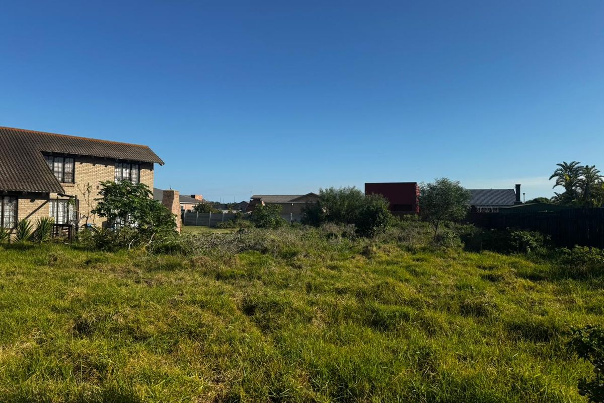 Immaculate Stand Just 4 Minutes from the Ocean in Paradise Beach, Jeffreys Bay - Photo 3