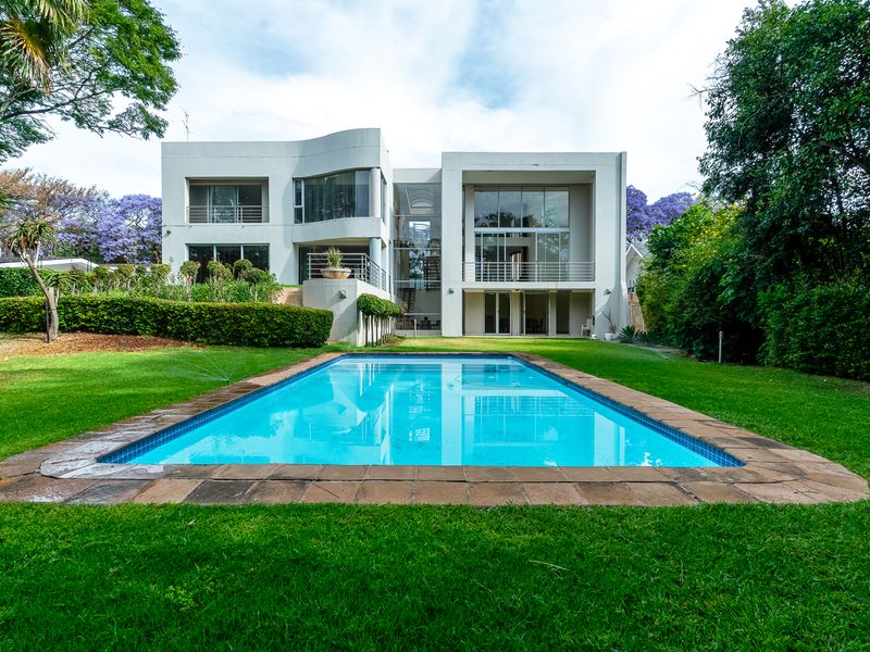 A Home in a Class of it's Own. Exclusive Mandate - Photo 2