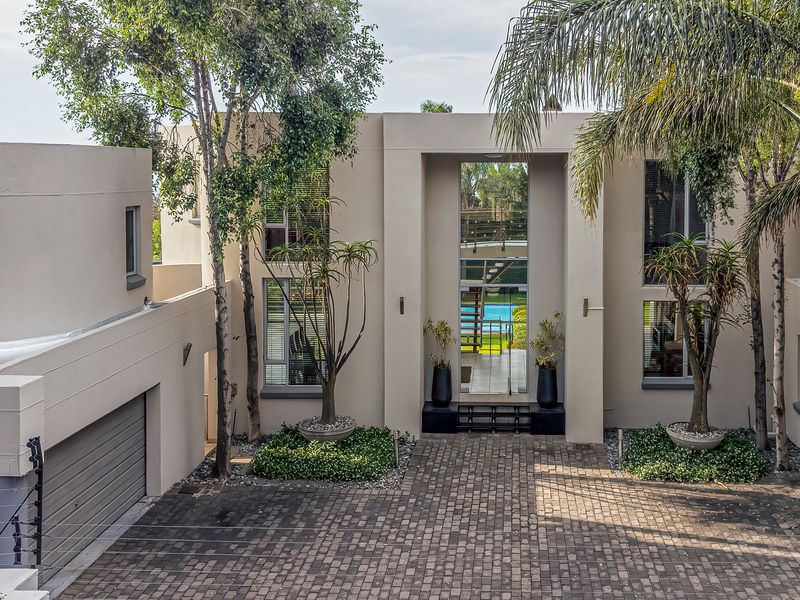 A Home in a Class of it's Own. Exclusive Mandate - Photo 1