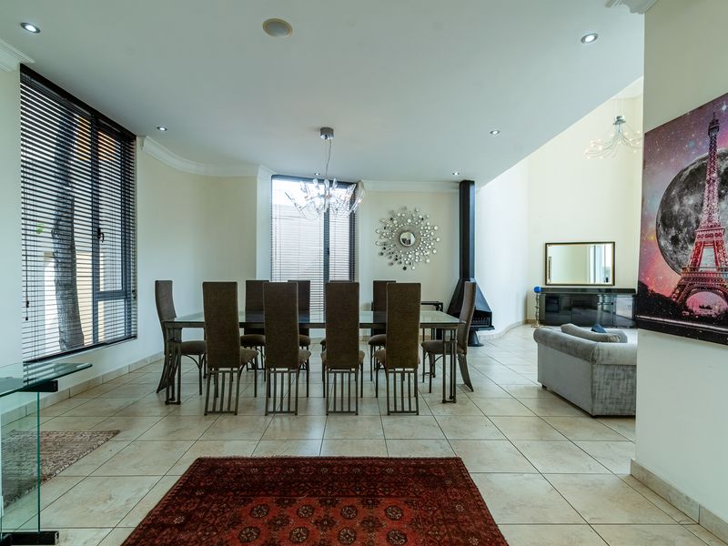 A Home in a Class of it's Own. Exclusive Mandate - Photo 7