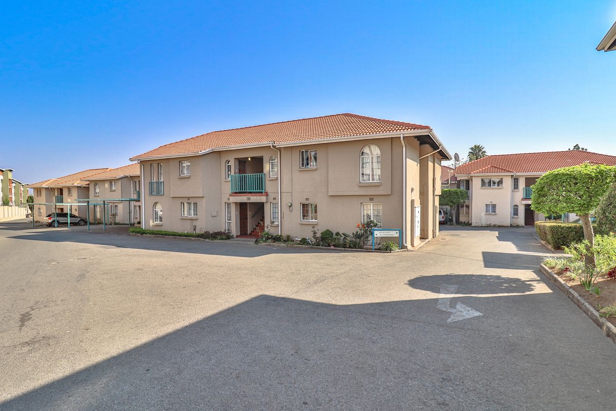 2 Bed and 1 Bath First Floor Apartment in Vorna Valley - Photo 5