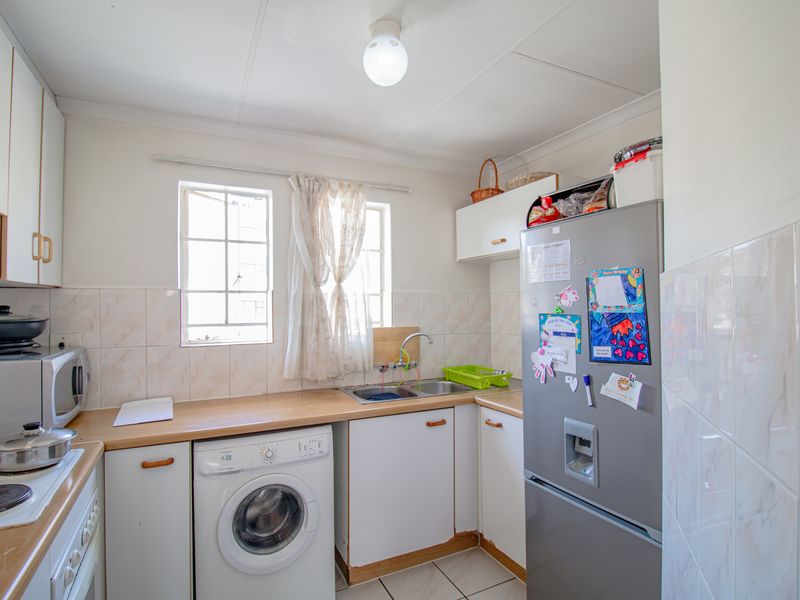 2 Bed and 1 Bath First Floor Apartment in Vorna Valley - Photo 3