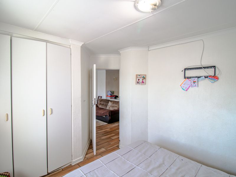 2 Bed and 1 Bath First Floor Apartment in Vorna Valley - Photo 9