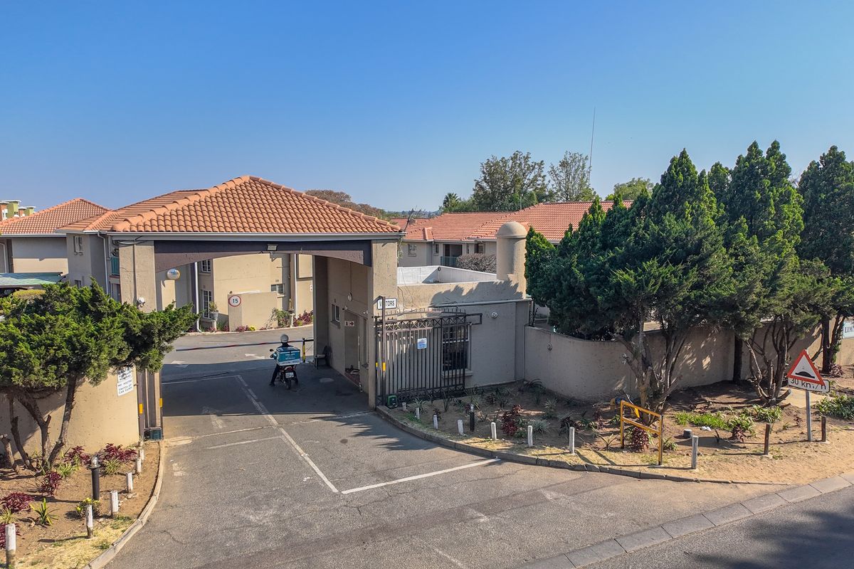 2 Bed and 1 Bath First Floor Apartment in Vorna Valley - Photo 4