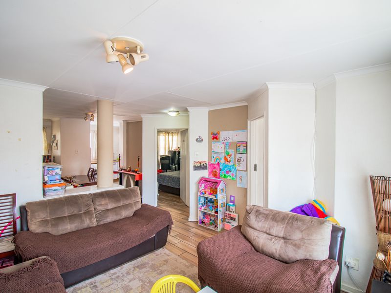 2 Bed and 1 Bath First Floor Apartment in Vorna Valley - Photo 9