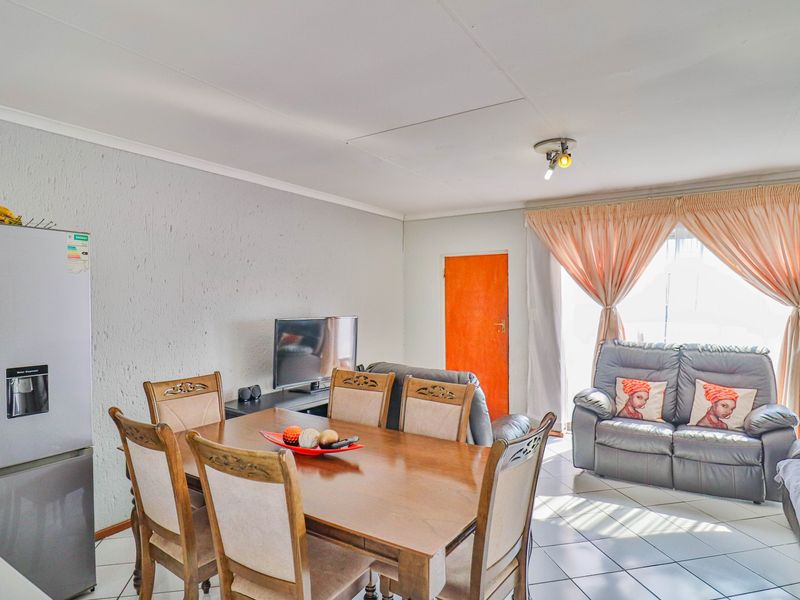 2 Bed and 1 Bath Second Floor Apartment in Vorna Valley - Photo 6