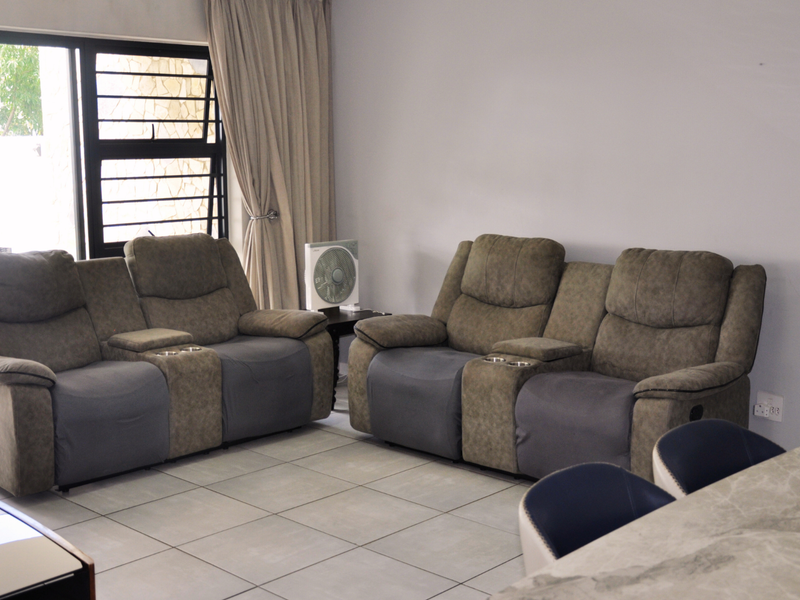 Prime Located Ground Floor 3-Bedroom Apartment in a Sought-After Lifestyle Complex - Photo 2