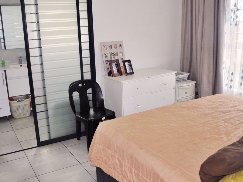 Prime Located Ground Floor 3-Bedroom Apartment in a Sought-After Lifestyle Complex - Photo 10