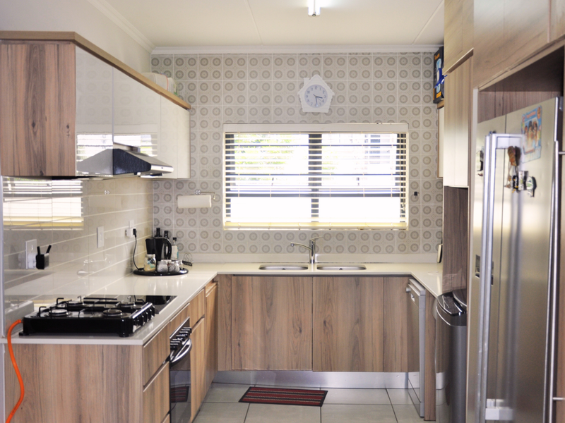 Prime Located Ground Floor 3-Bedroom Apartment in a Sought-After Lifestyle Complex - Photo 5