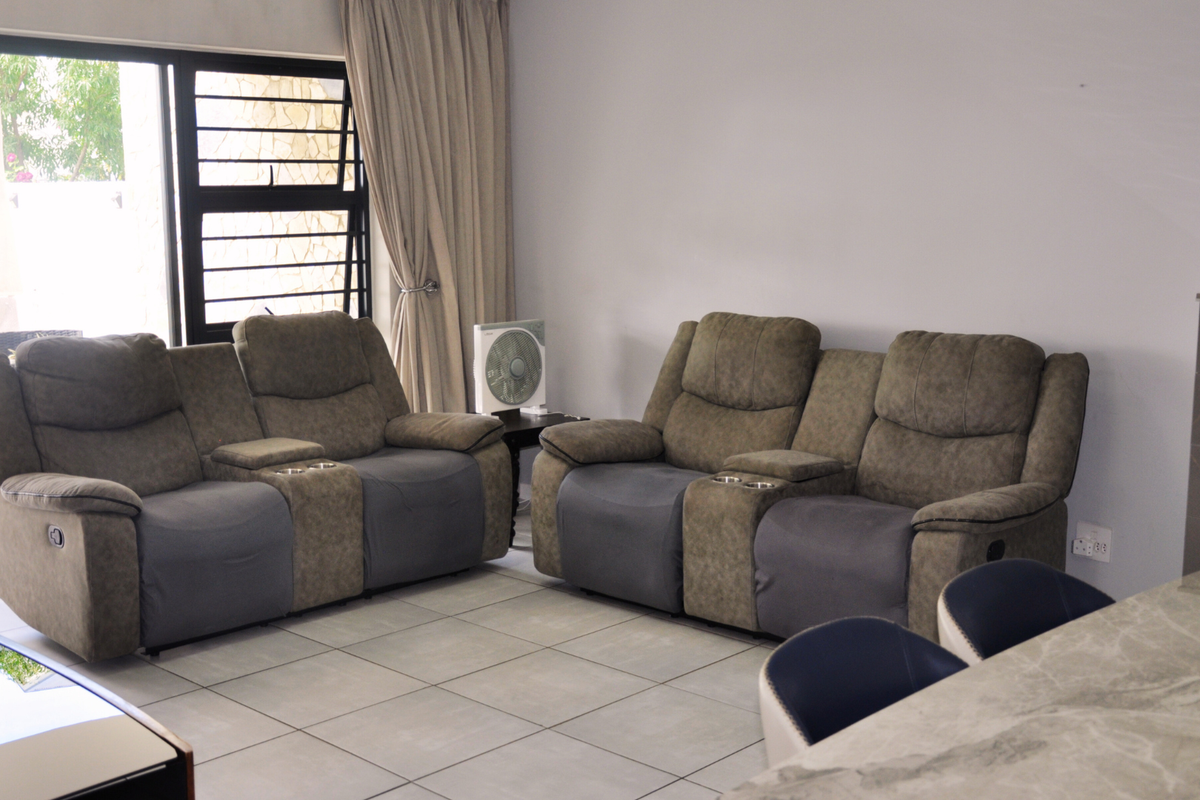 Prime Located Ground Floor 3-Bedroom Apartment in a Sought-After Lifestyle Complex - Photo 2