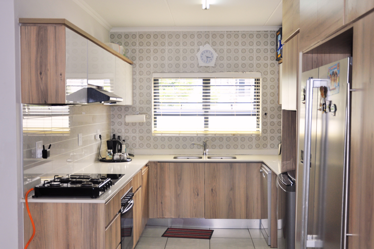 Prime Located Ground Floor 3-Bedroom Apartment in a Sought-After Lifestyle Complex - Photo 5