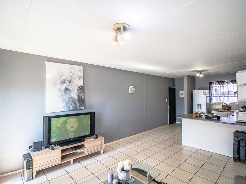 Second Floor Apartment in Vorna Valley - Photo 3