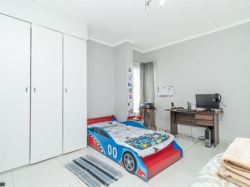 Double the Beds, Double the Baths, Infinite Space - Photo 8