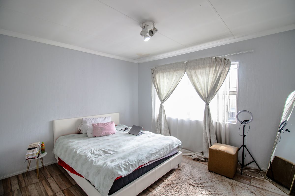 Discover Your Dream Home! - Photo 5