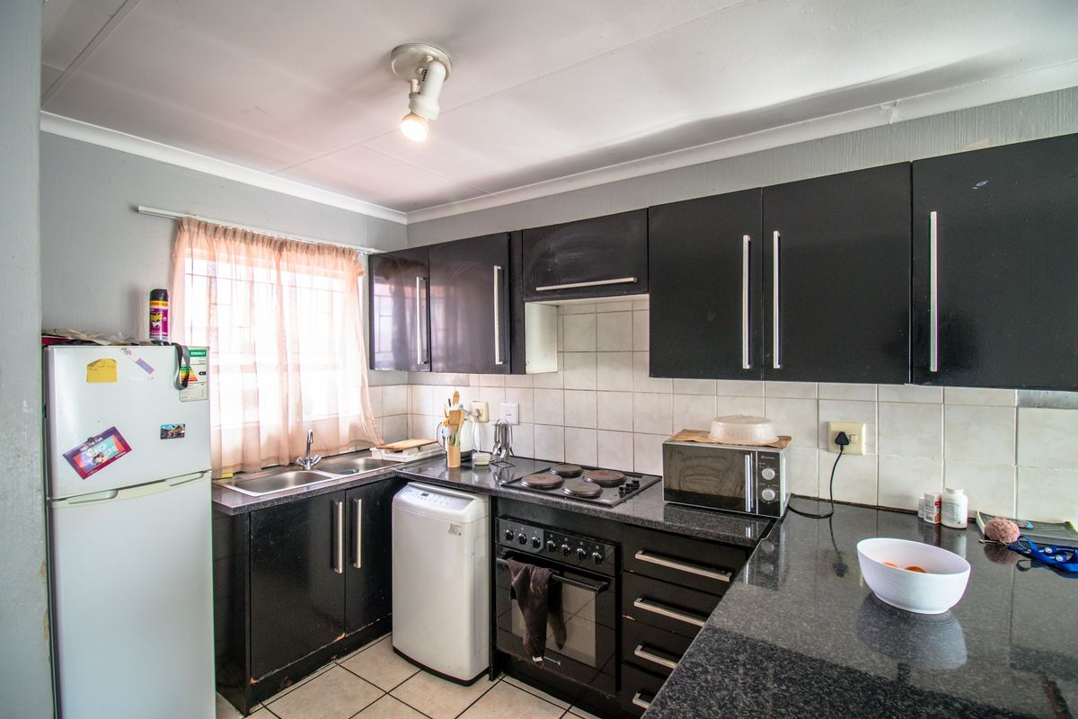 Discover Your Dream Home! - Photo 2