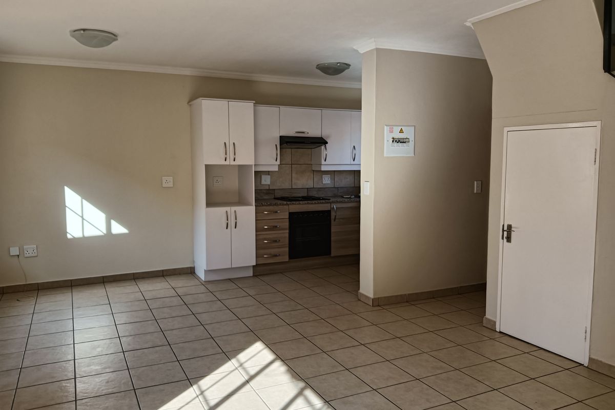 Modern 2-Bedroom Duplex For Sale in Raslouw Ridge! - Photo 4