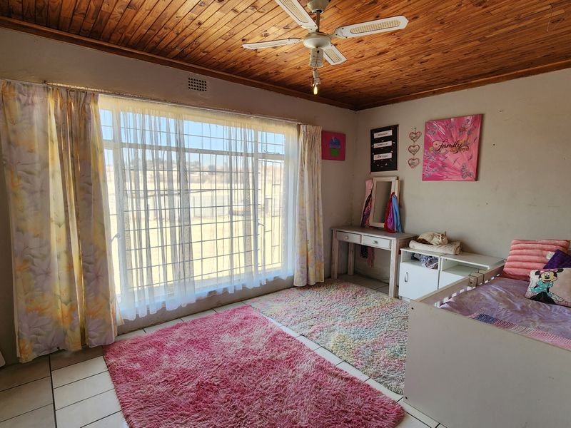 Spacious 2ha Plot in Kaydale – Ideal for Small-Scale Farming with rental flat! - Photo 8