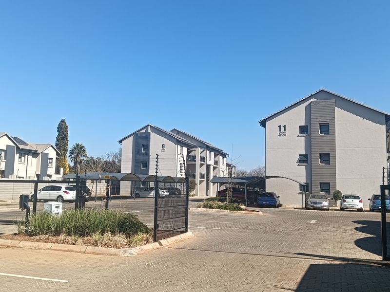 Upmarket new development situated in the heart of Raslouw. - Photo 2