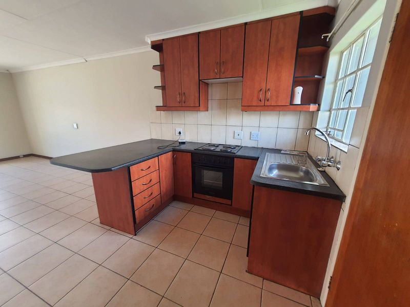 Apartment Rental Monthly In Secunda - Photo 2
