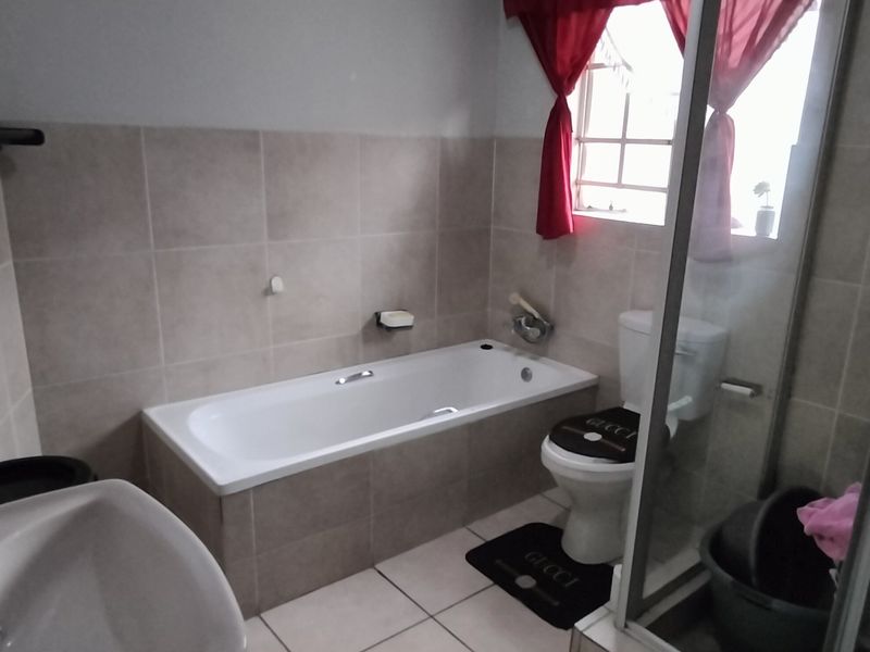 Apartment Rental Monthly In Secunda - Photo 7