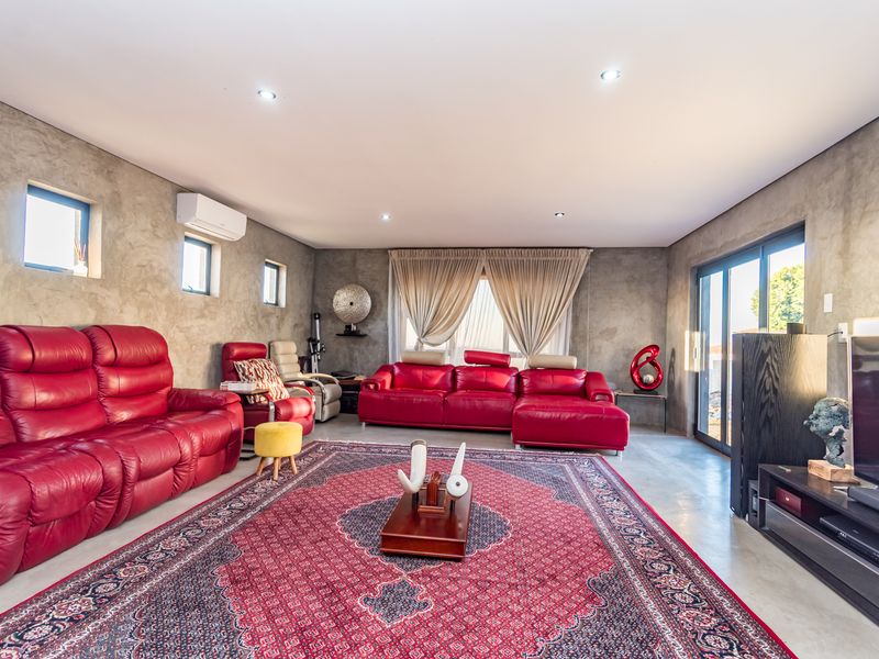 🏡 Massive 2556m2 Estate Living in Heuningklip! | Krugersdorp | Clearview Estate North 🌳 - Photo 5