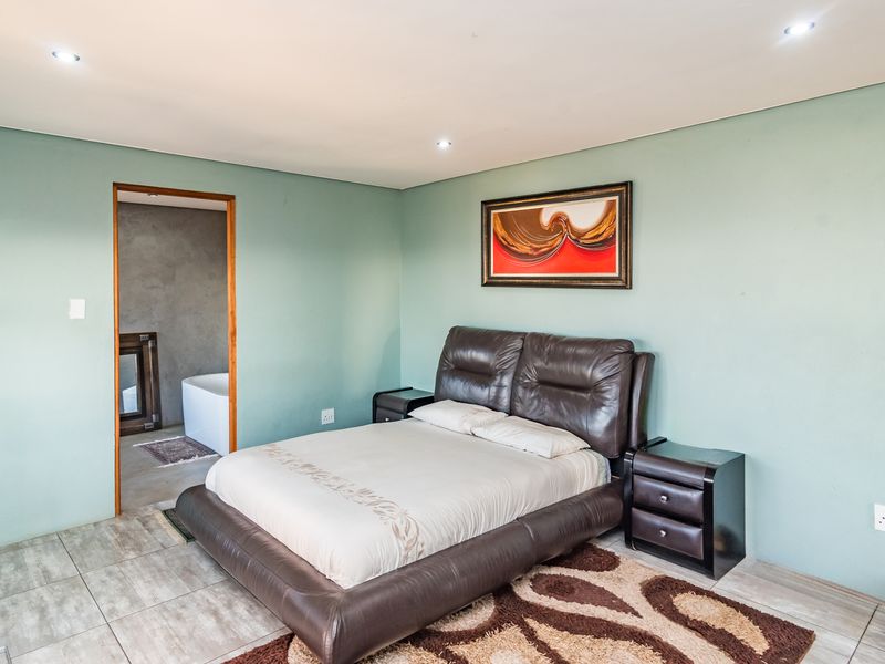 🏡 Massive 2556m2 Estate Living in Heuningklip! | Krugersdorp | Clearview Estate North 🌳 - Photo 9