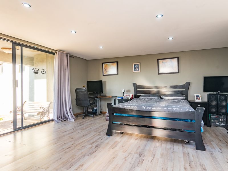 🏡 Massive 2556m2 Estate Living in Heuningklip! | Krugersdorp | Clearview Estate North 🌳 - Photo 7