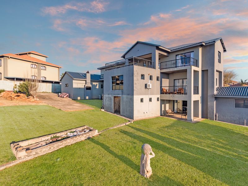 🏡 Massive 2556m2 Estate Living in Heuningklip! | Krugersdorp | Clearview Estate North 🌳 - Photo 2