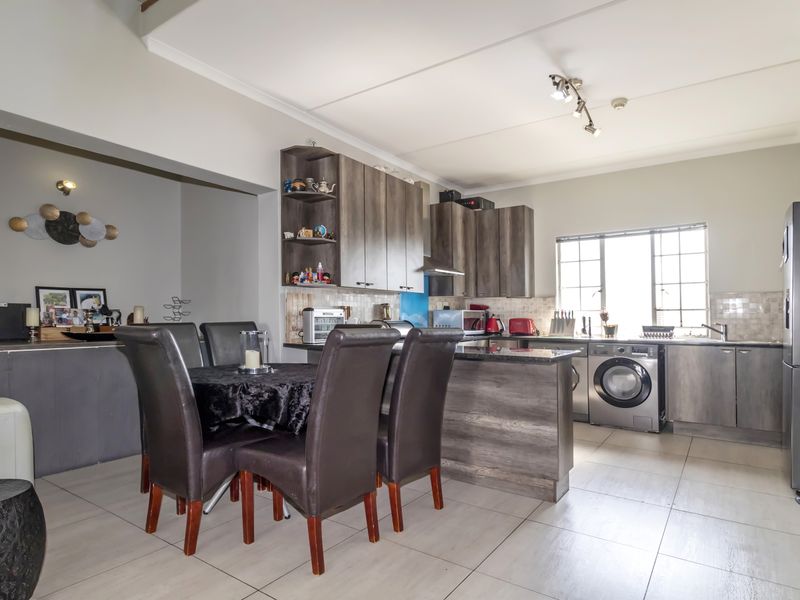 Two Beds Two Baths One Epic Loft - Photo 4