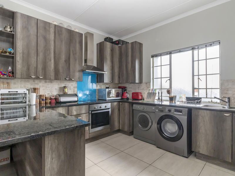 Two Beds Two Baths One Epic Loft - Photo 2