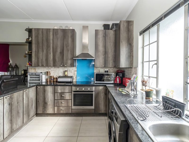 Two Beds Two Baths One Epic Loft - Photo 3