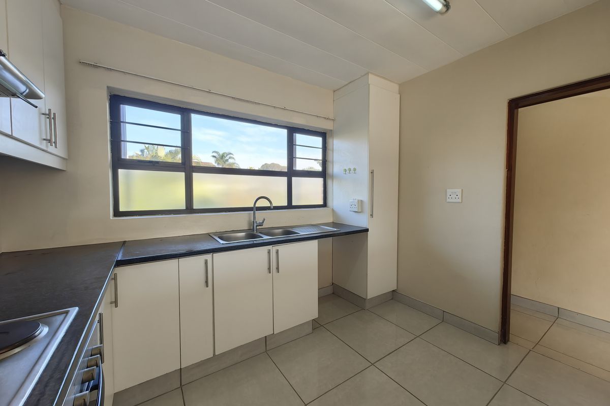 Newly Renovated Apartment in Central Scottburgh - Photo 3