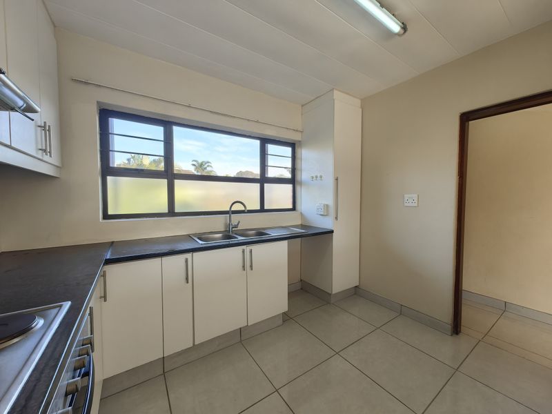 Newly Renovated Apartment in Central Scottburgh - Photo 3