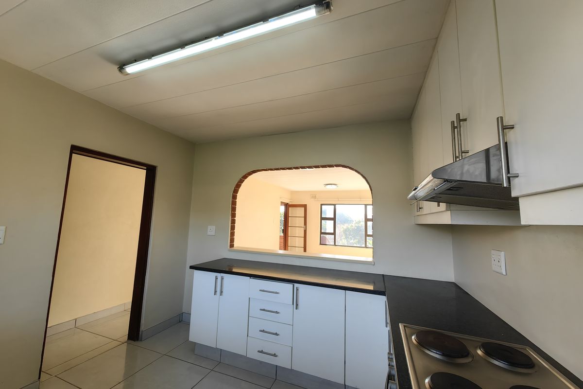 Newly Renovated Apartment in Central Scottburgh - Photo 4