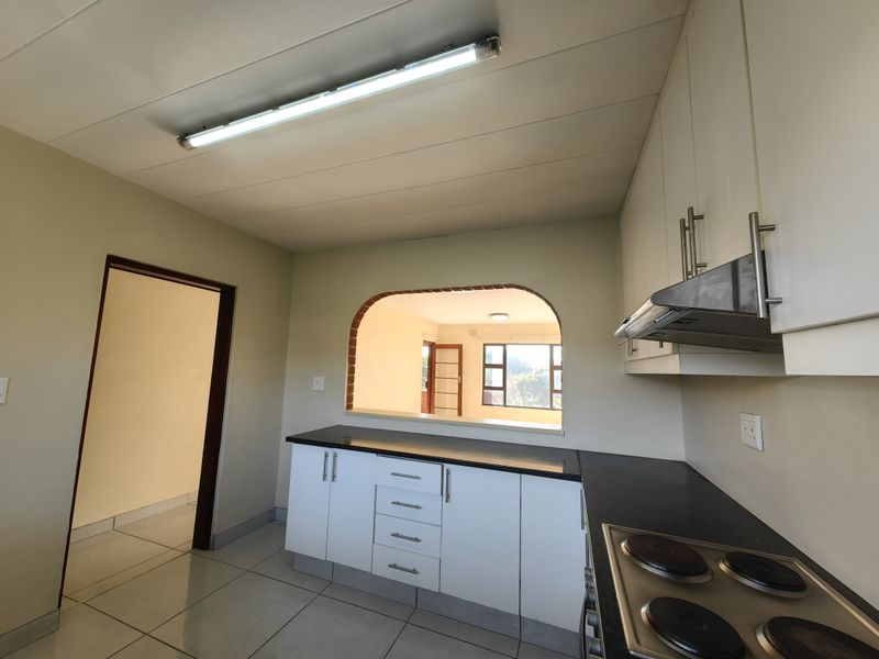Newly Renovated Apartment in Central Scottburgh - Photo 4
