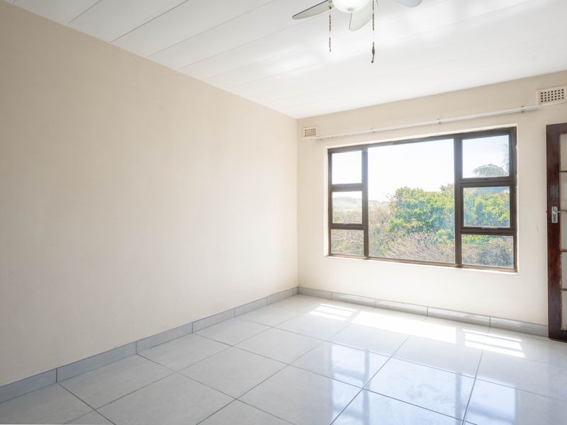 Newly Renovated Apartment in Central Scottburgh - Photo 5
