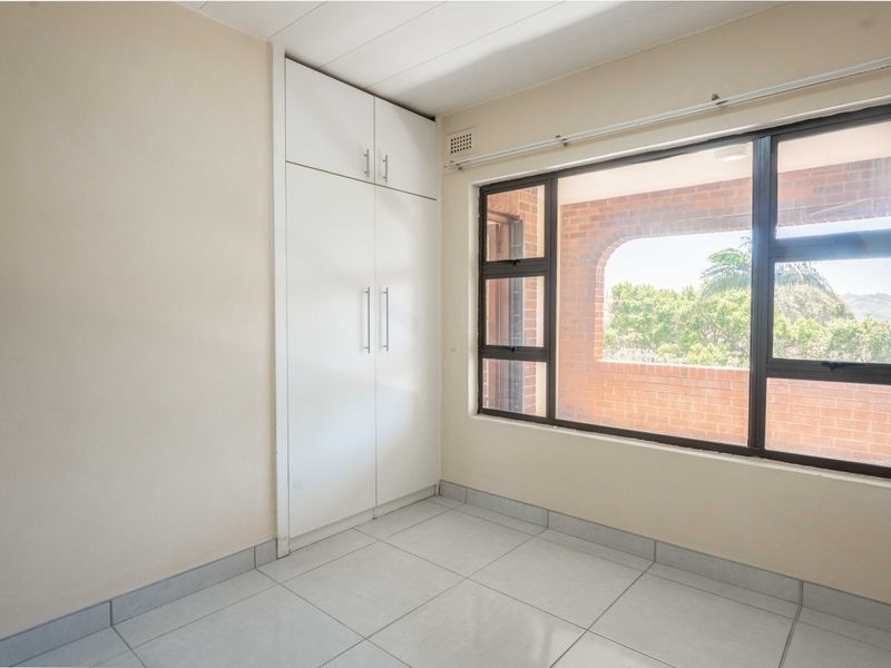 Newly Renovated Apartment in Central Scottburgh - Photo 8