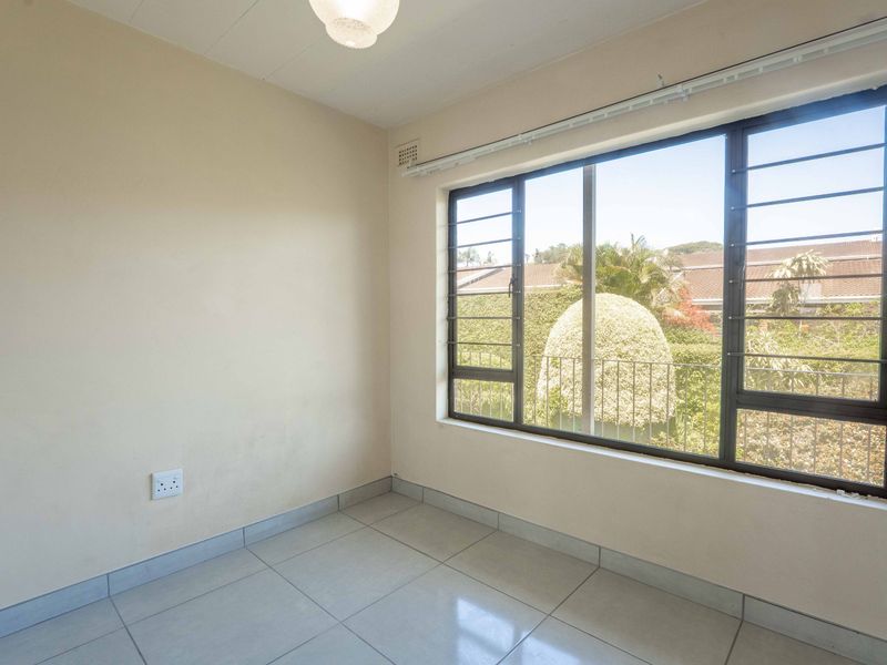 Newly Renovated Apartment in Central Scottburgh - Photo 7