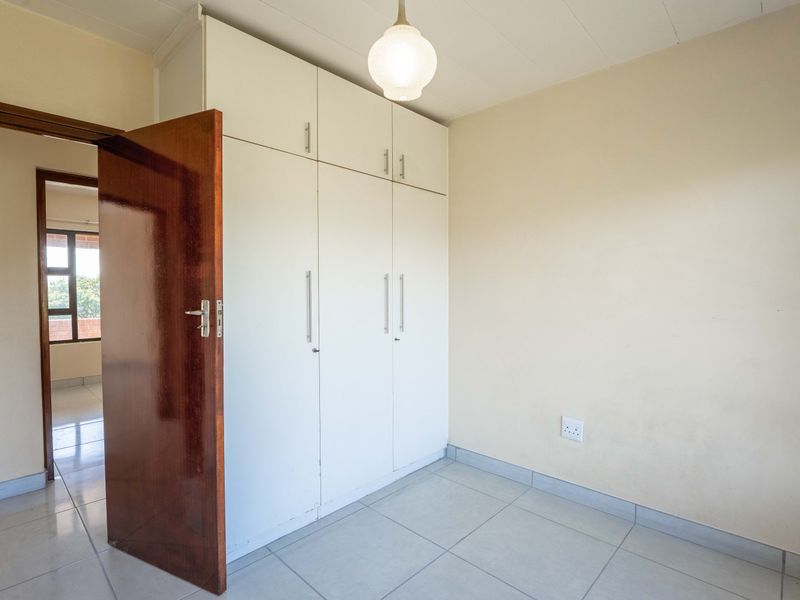 Newly Renovated Apartment in Central Scottburgh - Photo 6
