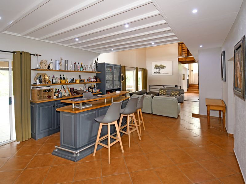 Five-bedroom house for sale in Bridle Park/Sun Valley - Photo 9