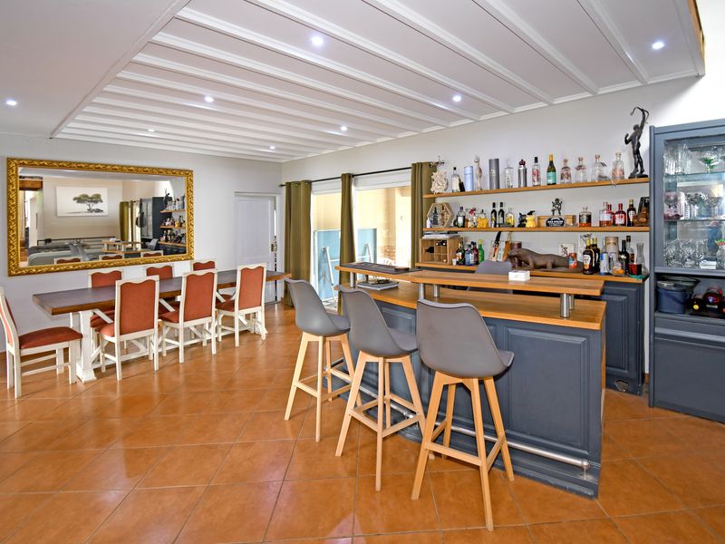 Five-bedroom house for sale in Bridle Park/Sun Valley - Photo 7