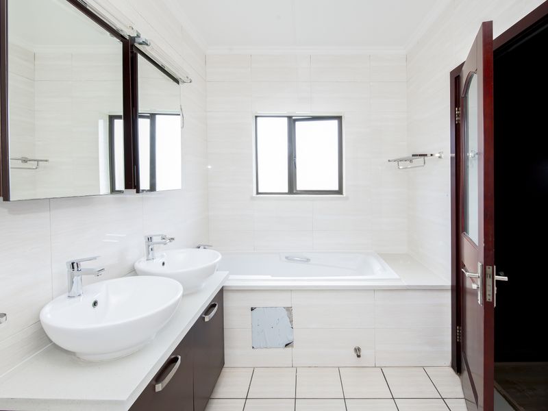 Eye Appeal plus purse appeal - Photo 10