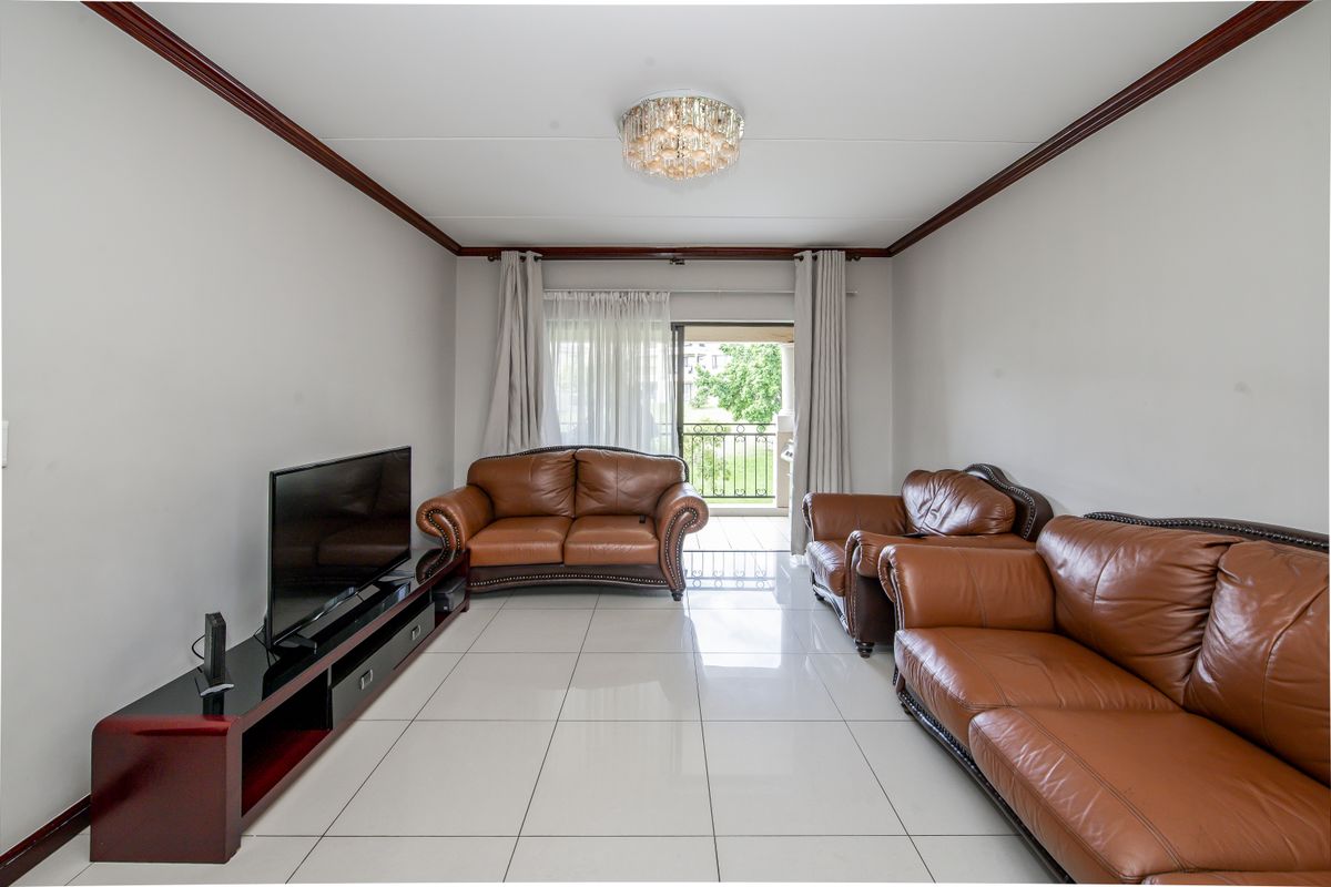 Eye Appeal plus purse appeal - Photo 4