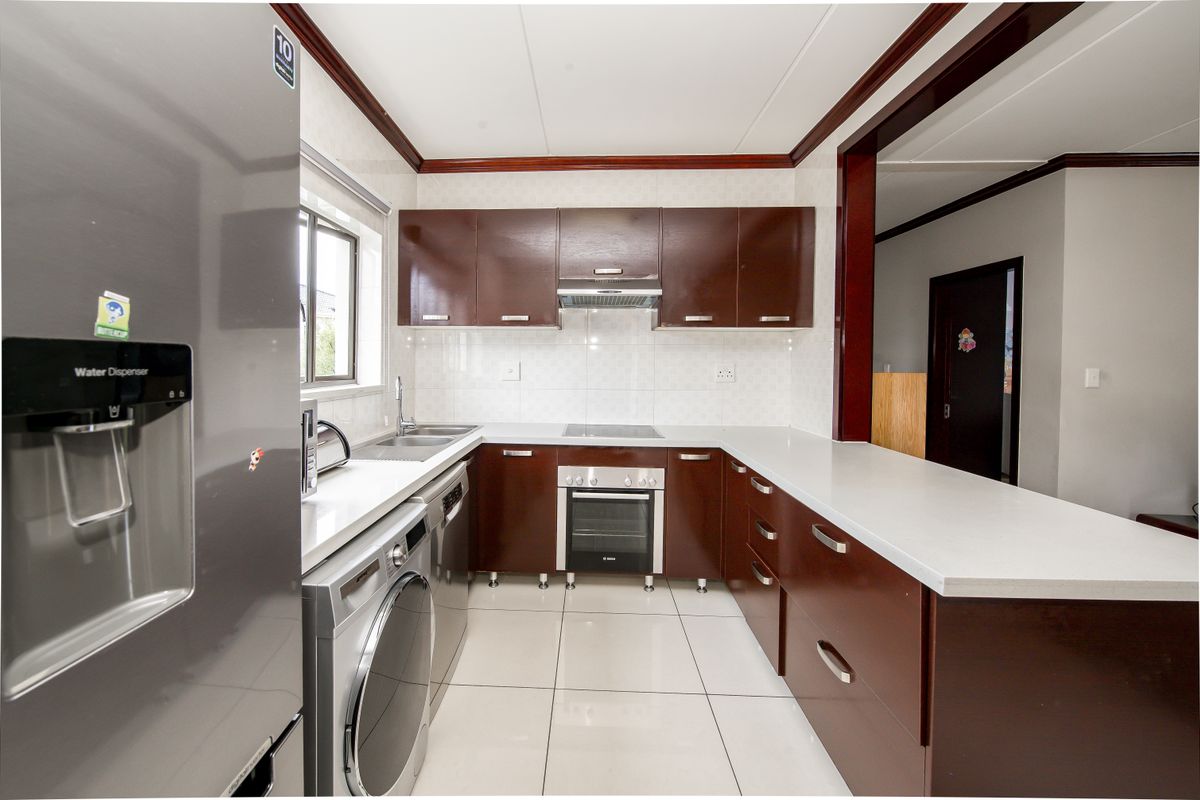 Eye Appeal plus purse appeal - Photo 2