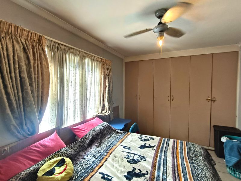 Elegant Simplicity in Prime Meerensee Location - Photo 5